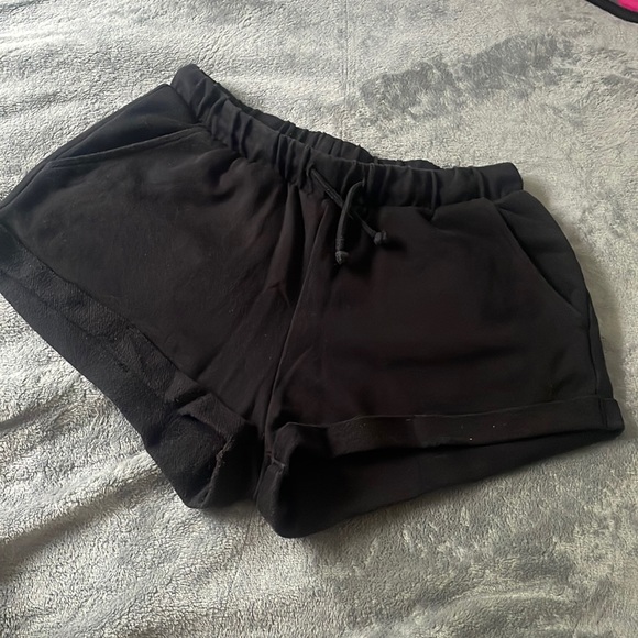 H&M Black cotton shorts - Picture 2 of 3